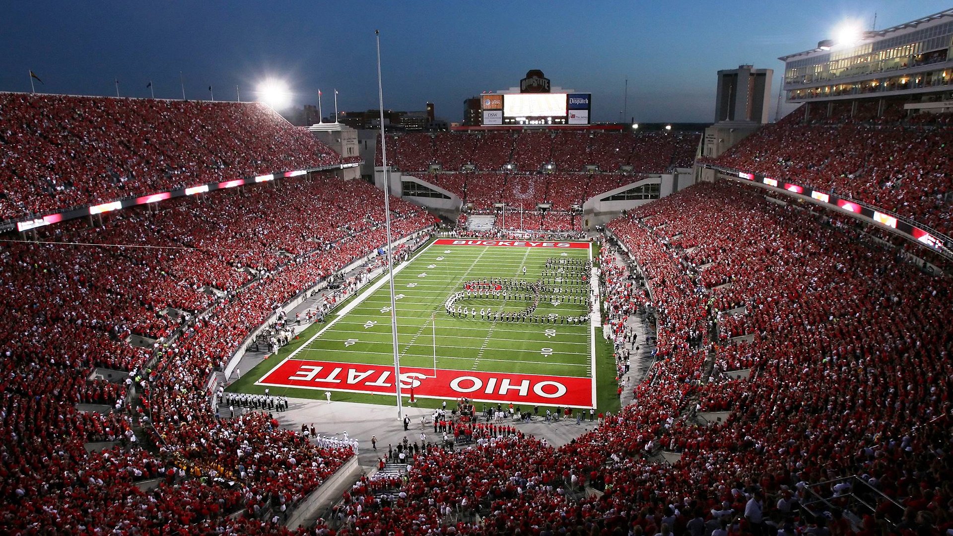 九游娱乐app下载-俱乐部在球场维护与安全管理上加大投入，各个俱乐部的球场